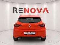 Usata Renault Clio V Equilibre 101 CV (74 kW) 2023 Arancione Berlina