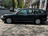 Usata Volvo V40 140 CV (102 kW) 1997 Nero Station wagon