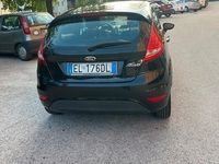 Usata Ford Fiesta 95 CV (69 kW) 2012 Nero Utilitaria