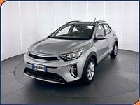 Käytetty Kia Stonic Urban 84 HP (61 kW) 2022 Hopea Katumaasturi