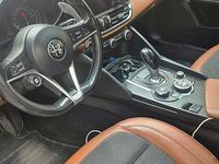 Begagnad Alfa Romeo Giulia 180 HK (132 kW) 2018 Grå Sedan