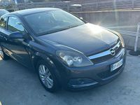 Usata Opel Astra GTC Enjoy 90 CV (66 kW) 2009 Grigio Berlina