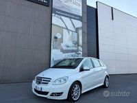Usata Mercedes B180 115 CV (84 kW) 2010 Bianco Monovolume