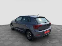 Usata VW Polo Life 95 CV (69 kW) 2023 Grigio Utilitaria