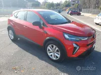 Usata Renault Captur Evolution 101 CV (74 kW) 2025 Rosso SUV