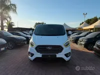 Usata Ford Tourneo Titanium 131 CV (96 kW) 2018 Bianco Monovolume