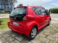 Usata Toyota Aygo Sol 68 CV (50 kW) 2008 Rosso Utilitaria