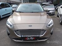 Usado Ford Focus Titanium 125 HP (91 kW) 2019 Castanho Sedan