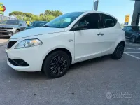 Usata Lancia Ypsilon Gold 69 CV (50 kW) 2019 Bianco Utilitaria