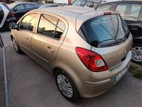 Usata Opel Corsa Enjoy 90 CV (66 kW) 2007 Oro Berlina