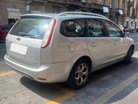 Usata Ford Focus 115 CV (84 kW) 2010 Grigio Station wagon