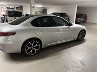 Usata Alfa Romeo Giulia Tech Edition 160 CV (117 kW) 2019 Grigio metallizzato Berlina
