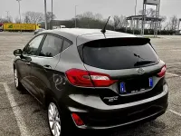 Usata Ford Fiesta Titanium 86 CV (63 kW) 2020 Grigio Utilitaria