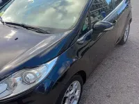 Usata Ford Fiesta 70 CV (51 kW) 2012 Nero Berlina
