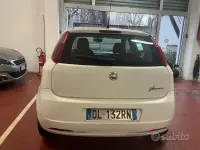 Usata Fiat Grande Punto Dynamic 95 CV (69 kW) 2007 Bianco Utilitaria
