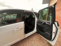 Usata Opel Meriva Cosmo 74 CV (54 kW) 2011 Bianco Monovolume
