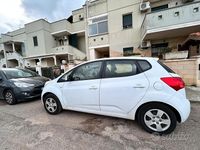 Usata Kia Venga 90 CV (66 kW) 2014 Bianco Utilitaria