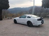Usata Ford Mustang 310 CV (228 kW) 2014 Bianco Coupé