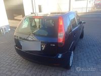 Usata Ford Fiesta 68 CV (50 kW) 2005 Blu/azzurro Utilitaria