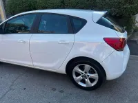 Usata Opel Astra Cosmo 110 CV (80 kW) 2010 Bianco Berlina