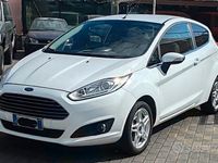Usata Ford Fiesta Individual 95 CV (69 kW) 2014 Bianco Berlina