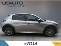 Usata Peugeot e-208 Allure 100 kW (136 CV) 2023 Grigio Utilitaria
