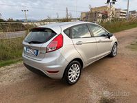 Usata Ford Fiesta 75 CV (55 kW) 2017 Grigio Berlina