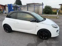 Usata Opel Adam Rocks Rocks 69 CV (50 kW) 2015 Bianco Utilitaria