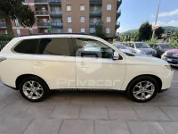 Usata Mitsubishi Outlander Instyle 150 CV (110 kW) 2014 Bianco SUV