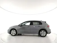 Usata VW Golf VIII Life 110 CV (80 kW) 2022 Moonstone grey Berlina