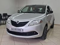 Usata Lancia Ypsilon Gold 69 CV (50 kW) 2018 Grigio Utilitaria