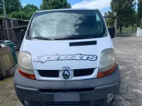 Usata Renault Trafic 100 CV (73 kW) 2002 Bianco Monovolume
