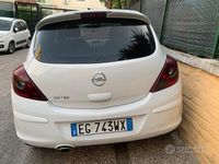 Usata Opel Corsa Edition 85 CV (62 kW) 2011 Bianco Berlina