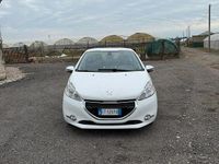 Usata Peugeot 208 82 CV (60 kW) 2014 Bianco Utilitaria