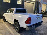 Usata Toyota HiLux Lounge 150 CV (110 kW) 2021 Bianco Pick-up