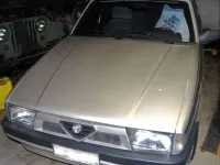 Usata Alfa Romeo 75 120 CV (88 kW) 1988 Argento Berlina