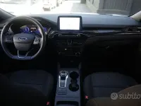 Usata Ford Kuga ST-Line 190 CV (139 kW) 2022 Bianco SUV