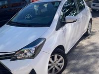 Usata Toyota Yaris 69 CV (50 kW) 2015 Bianco Berlina