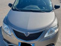 Usata Lancia Ypsilon 69 CV (50 kW) 2016 Grigio Utilitaria