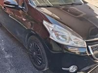 Usata Peugeot 208 68 CV (50 kW) 2013 Nero Utilitaria