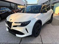 Nuova Alfa Romeo Junior 136 CV (100 kW) 2025 Bianco sempione con tetto nero SUV