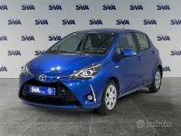 Usata Toyota Yaris Hybrid Active 101 CV (74 kW) 2017 Blu Berlina