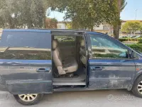 Usata Chrysler Voyager Limited 143 CV (105 kW) 2002 Bluazzurro Monovolume