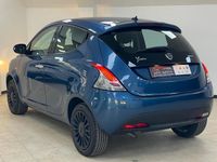 Usata Lancia Ypsilon Silver 69 CV (50 kW) 2022 Blu/azzurro Utilitaria