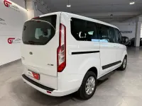 Usata Ford Tourneo Trend 130 CV (95 kW) 2021 Bianco Monovolume