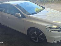 Usata Volvo V40 R-Design Kinetic 120 CV (88 kW) 2017 Bianco Station wagon