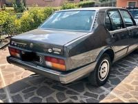 Usata Alfa Romeo Alfetta Quadrifoglio 130 CV (95 kW) 1984 Grigio Berlina