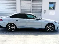 Usata BMW 520 M Sport 197 CV (144 kW) 2024 Grigio Berlina