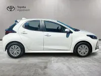 Usata Toyota Yaris Hybrid Active 92 CV (67 kW) 2022 Bianco Berlina