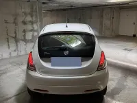 Usata Lancia Ypsilon 69 CV (50 kW) 2018 Bianco Utilitaria